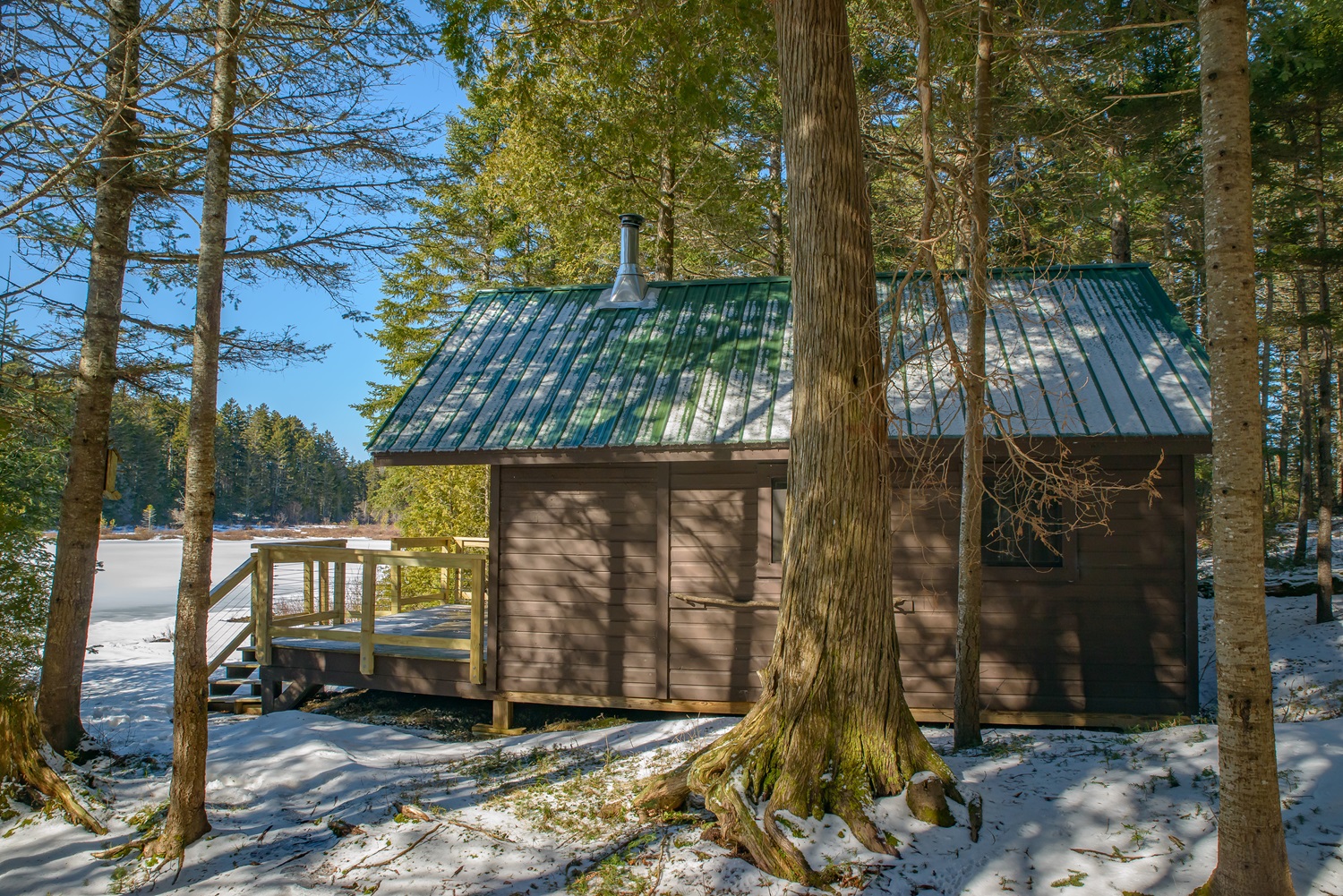 Side View Honeymoon Cabin